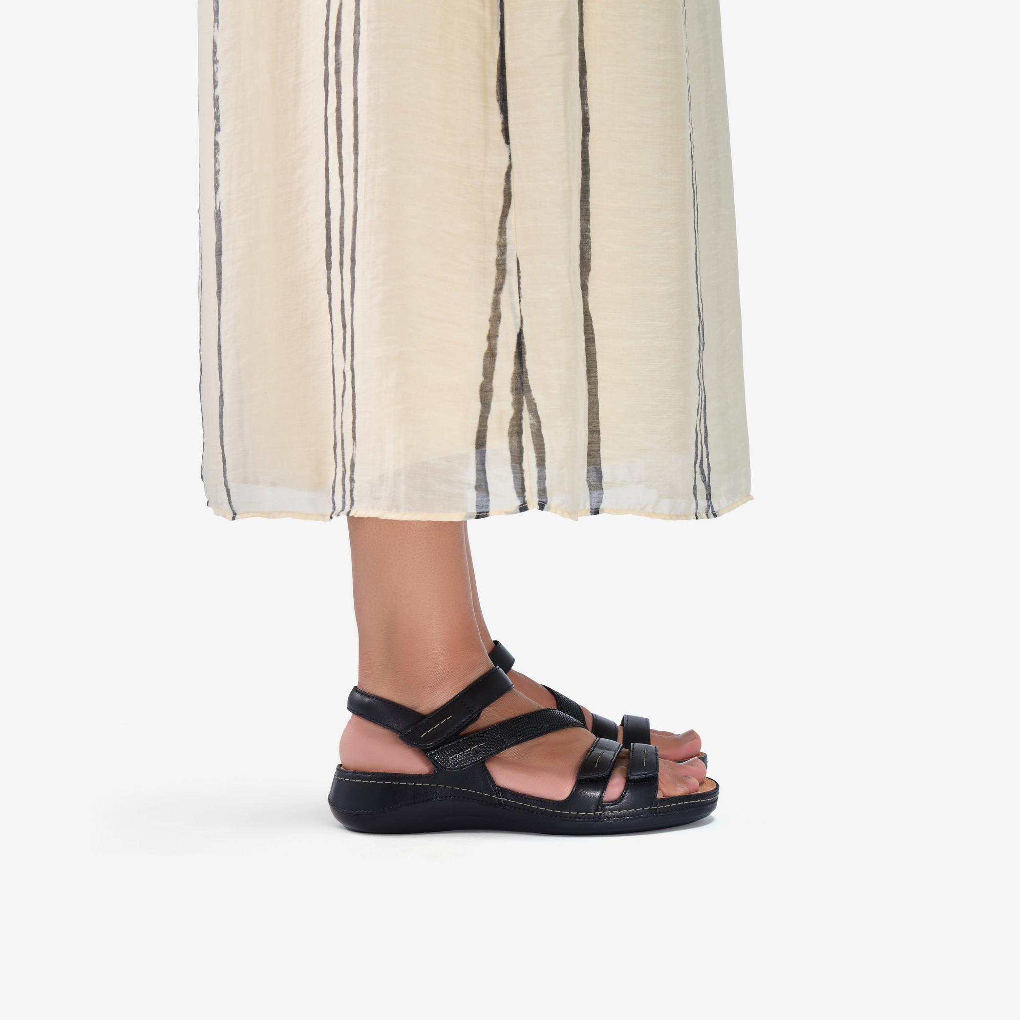 Cecily Mix Black Combination