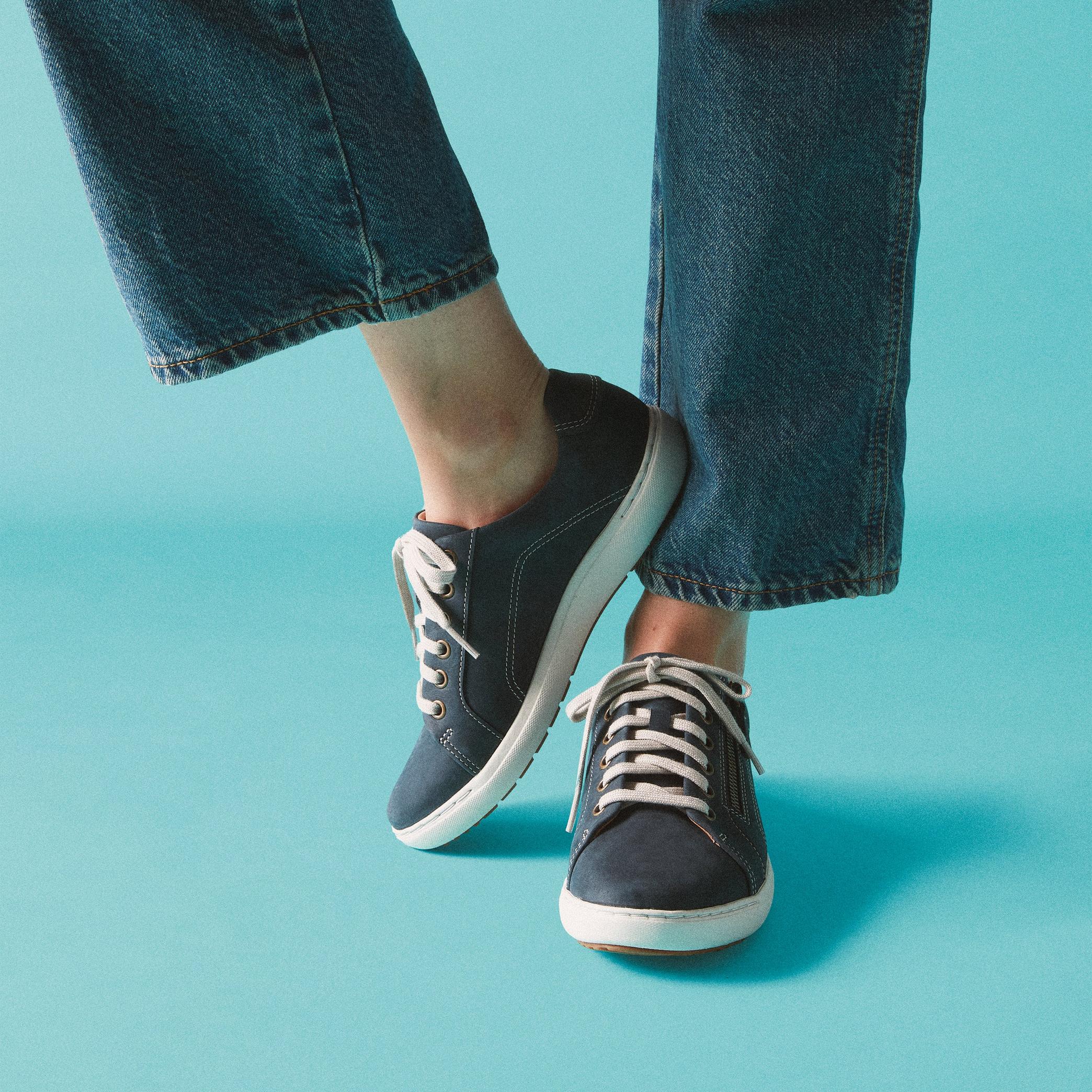 Nalle Lace Navy Nubuck