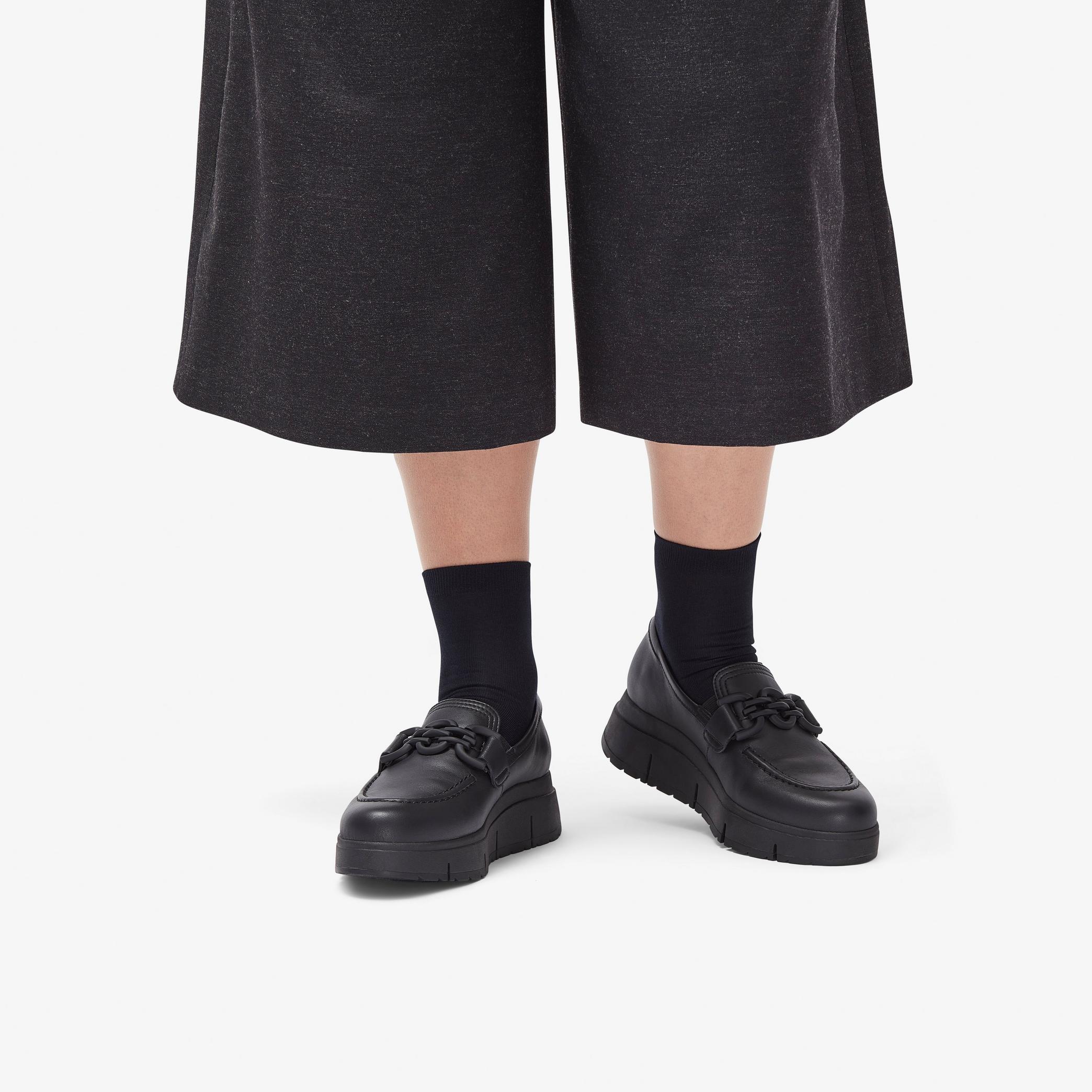 Loriini Izzy Black Leather