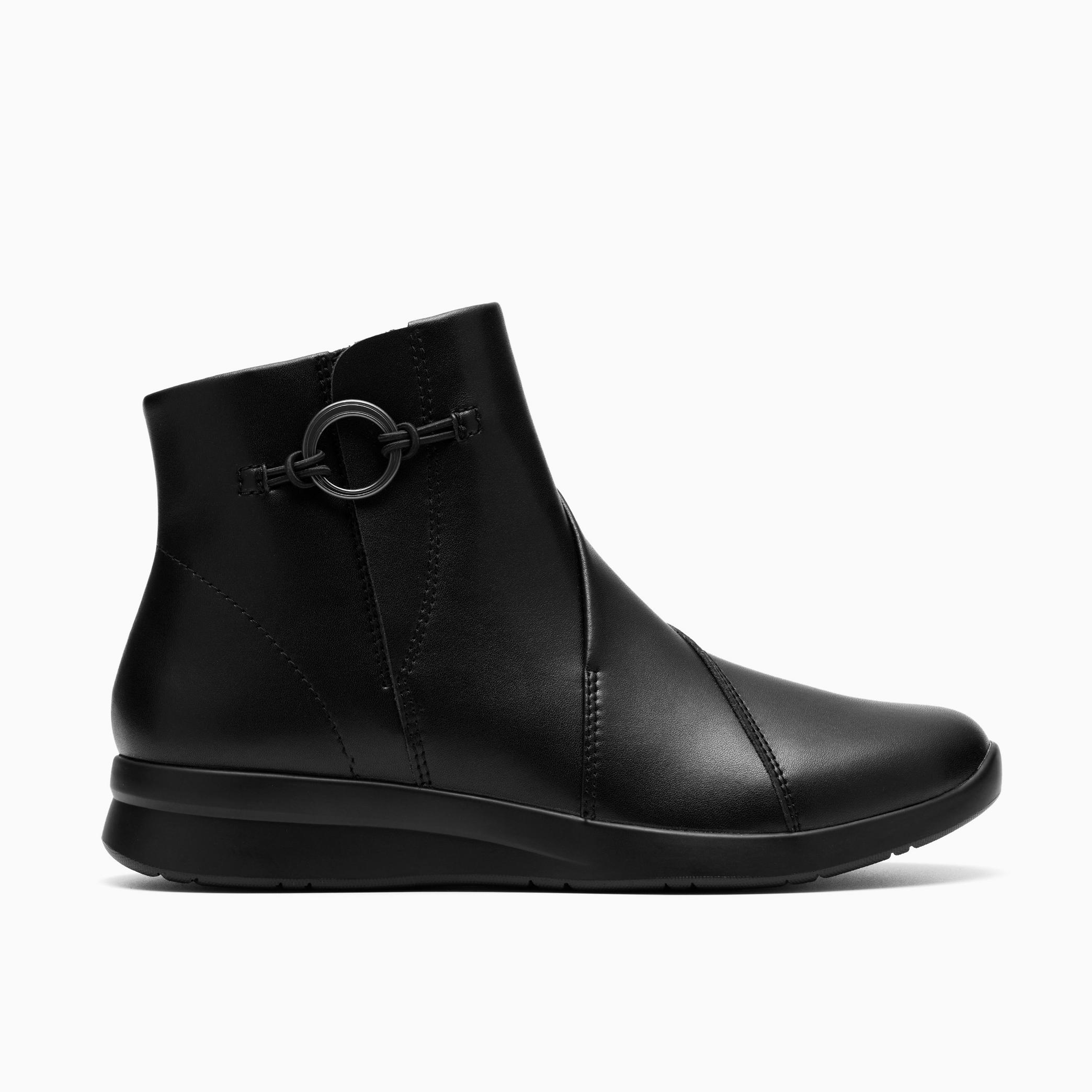 Ellowyn Deva Black Leather
