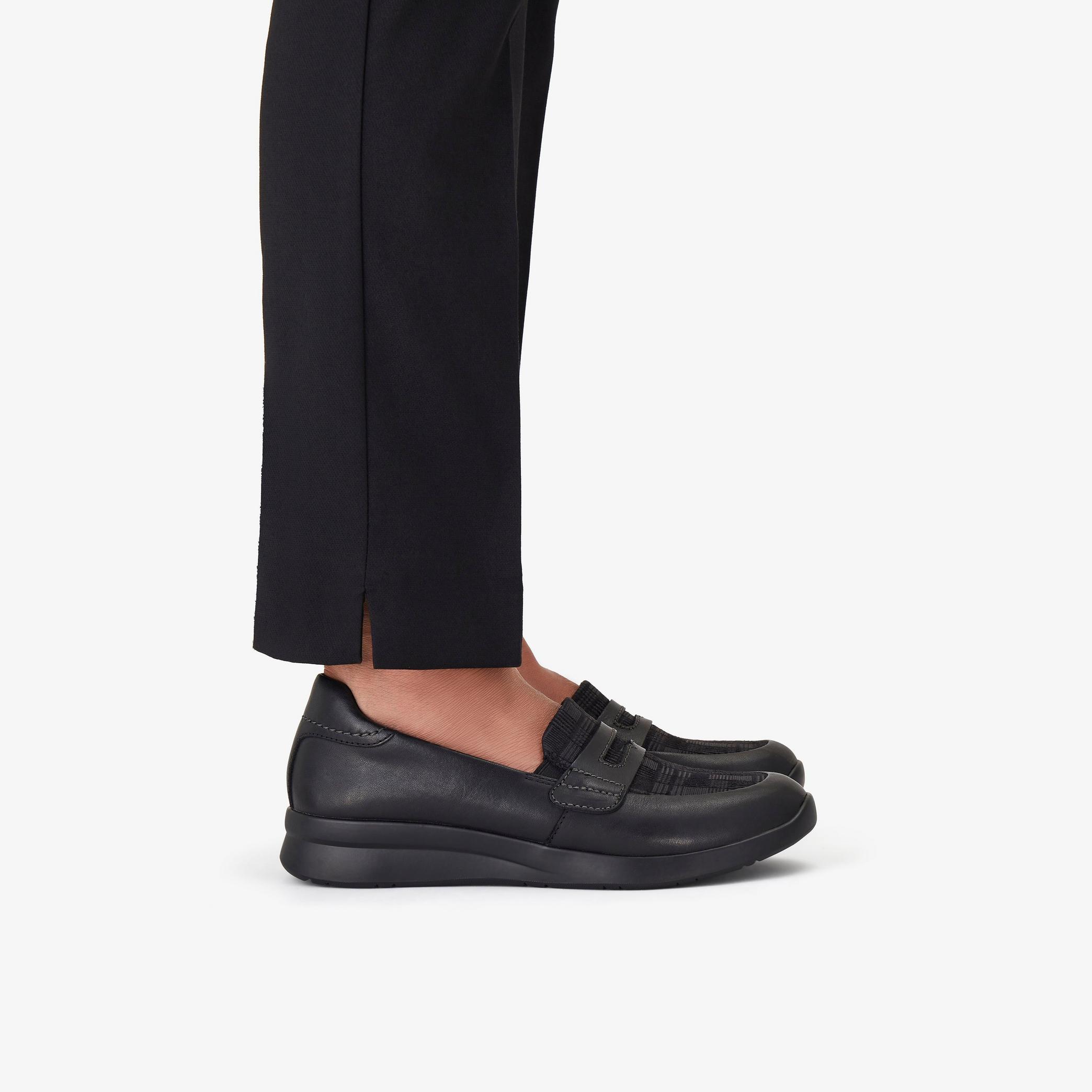 Ellowyn Penny Black Leather