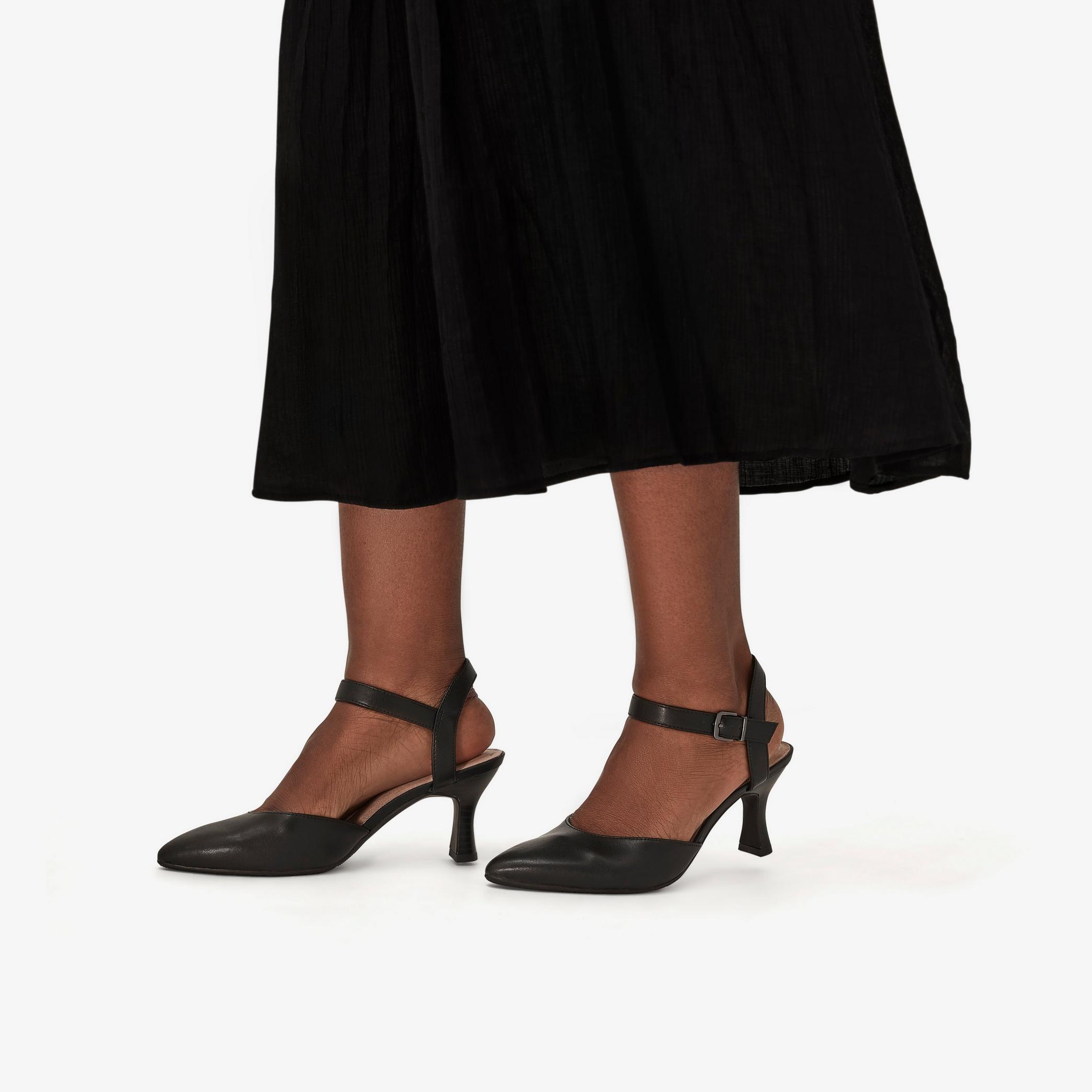 Kataleyna Cora Black Leather